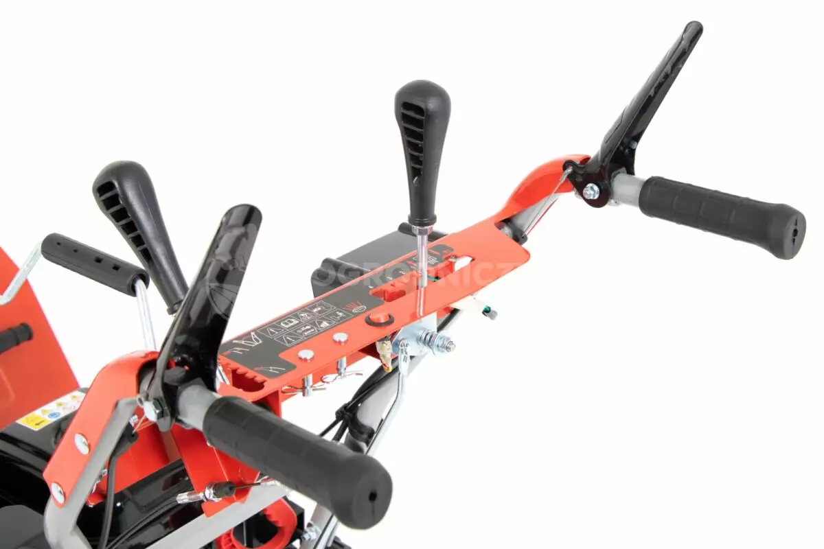 Odśnieżarka spalinowa Faworyt KZO61HLE silnik 196cc Loncin, moc 5